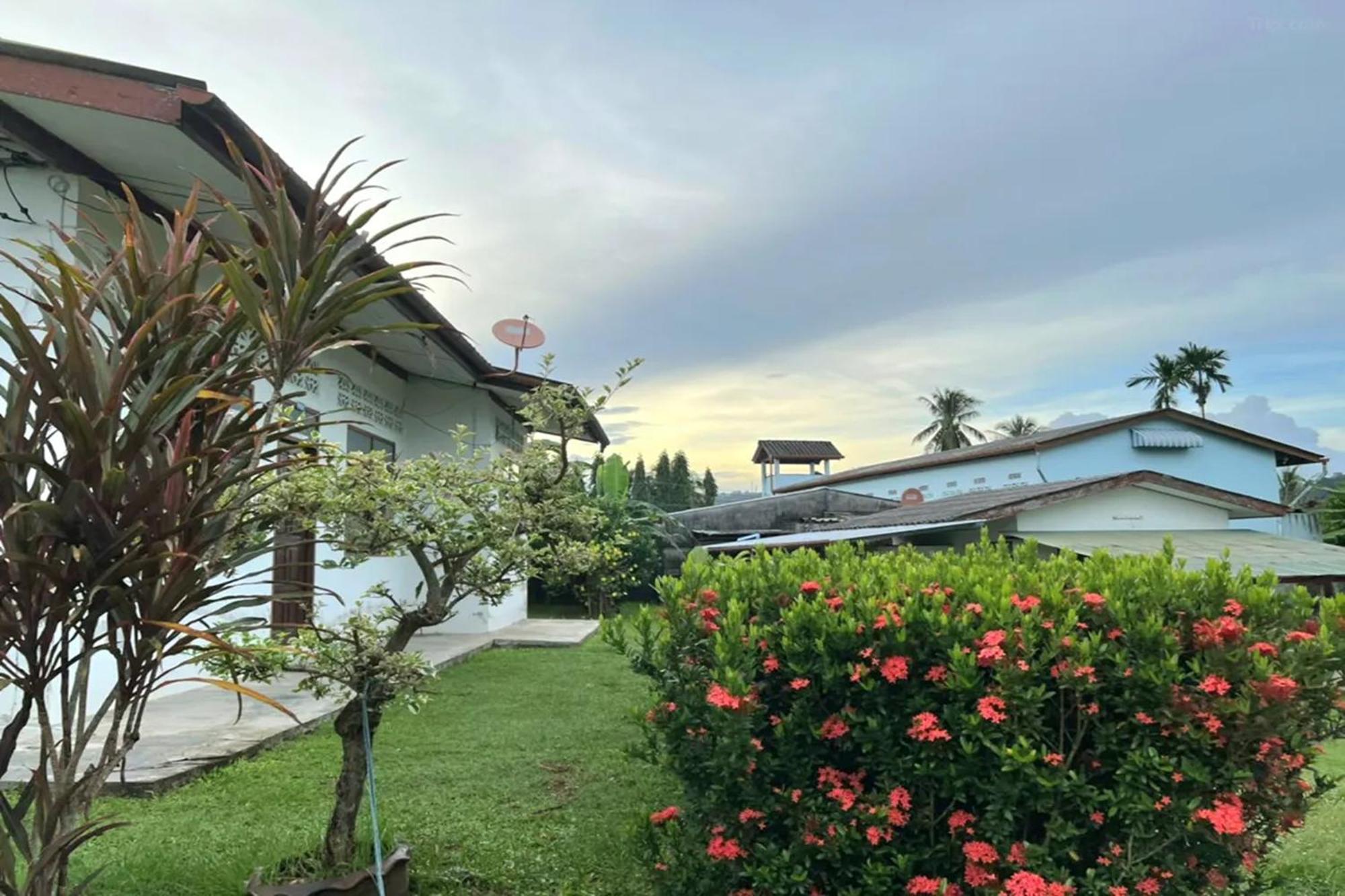 Baan Bonsuan Hill Guesthouse Phuket Exterior photo